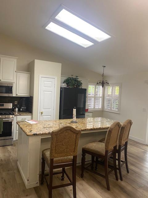 5466 E Kaviland Ave, Fresno, CA 93727