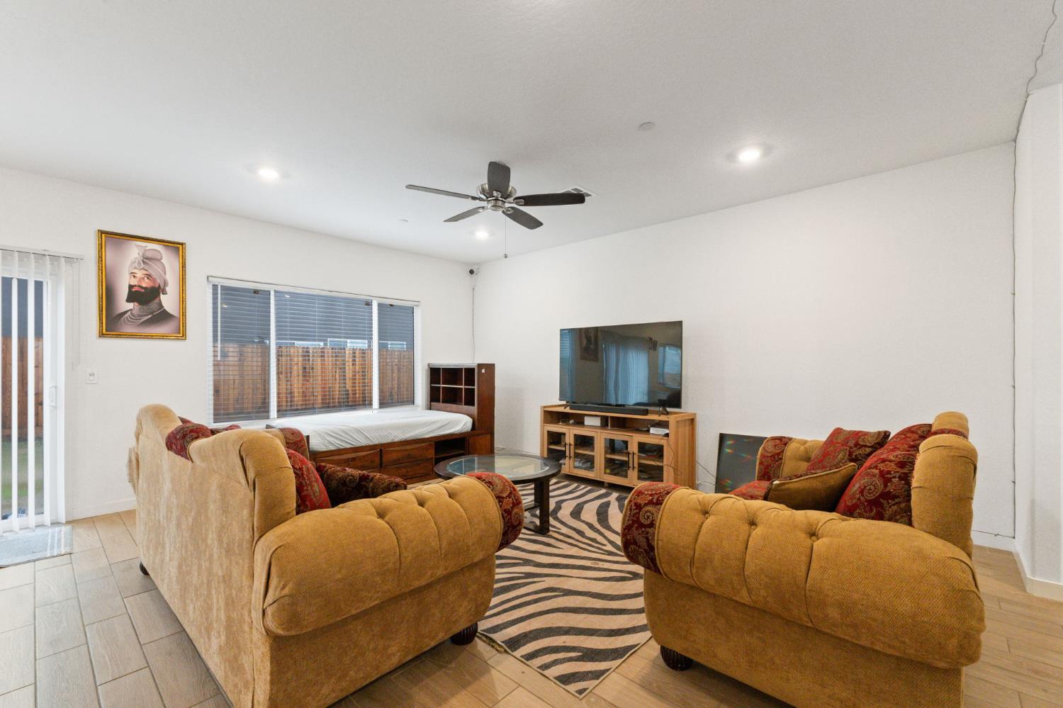 7012 W Donner Ave, Fresno, CA 93723