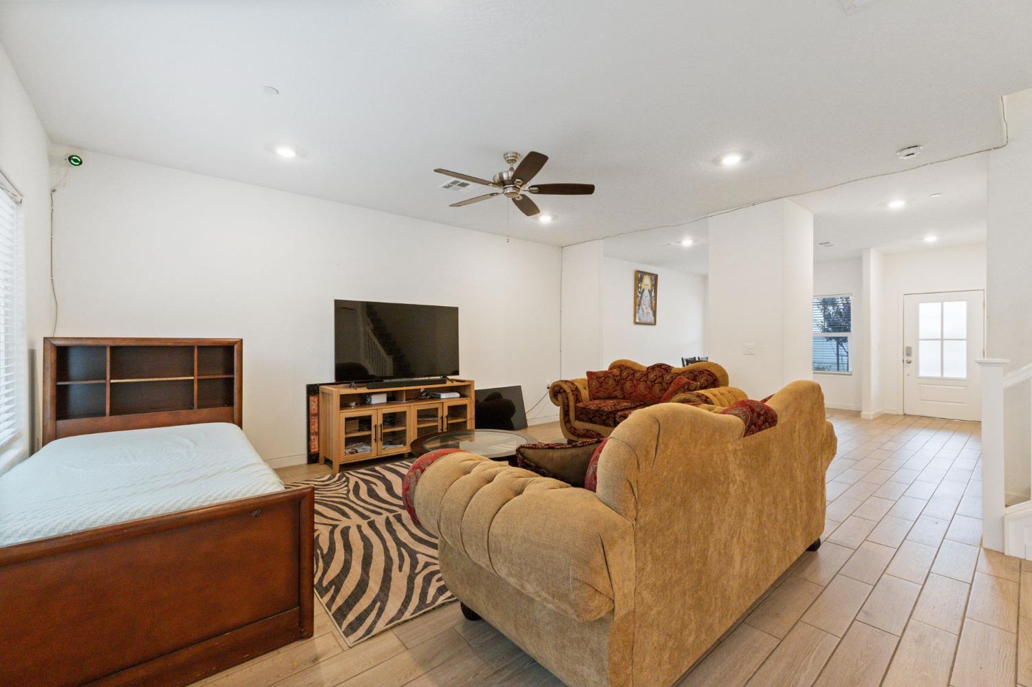 7012 W Donner Ave, Fresno, CA 93723