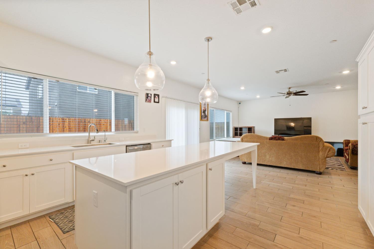 7012 W Donner Ave, Fresno, CA 93723