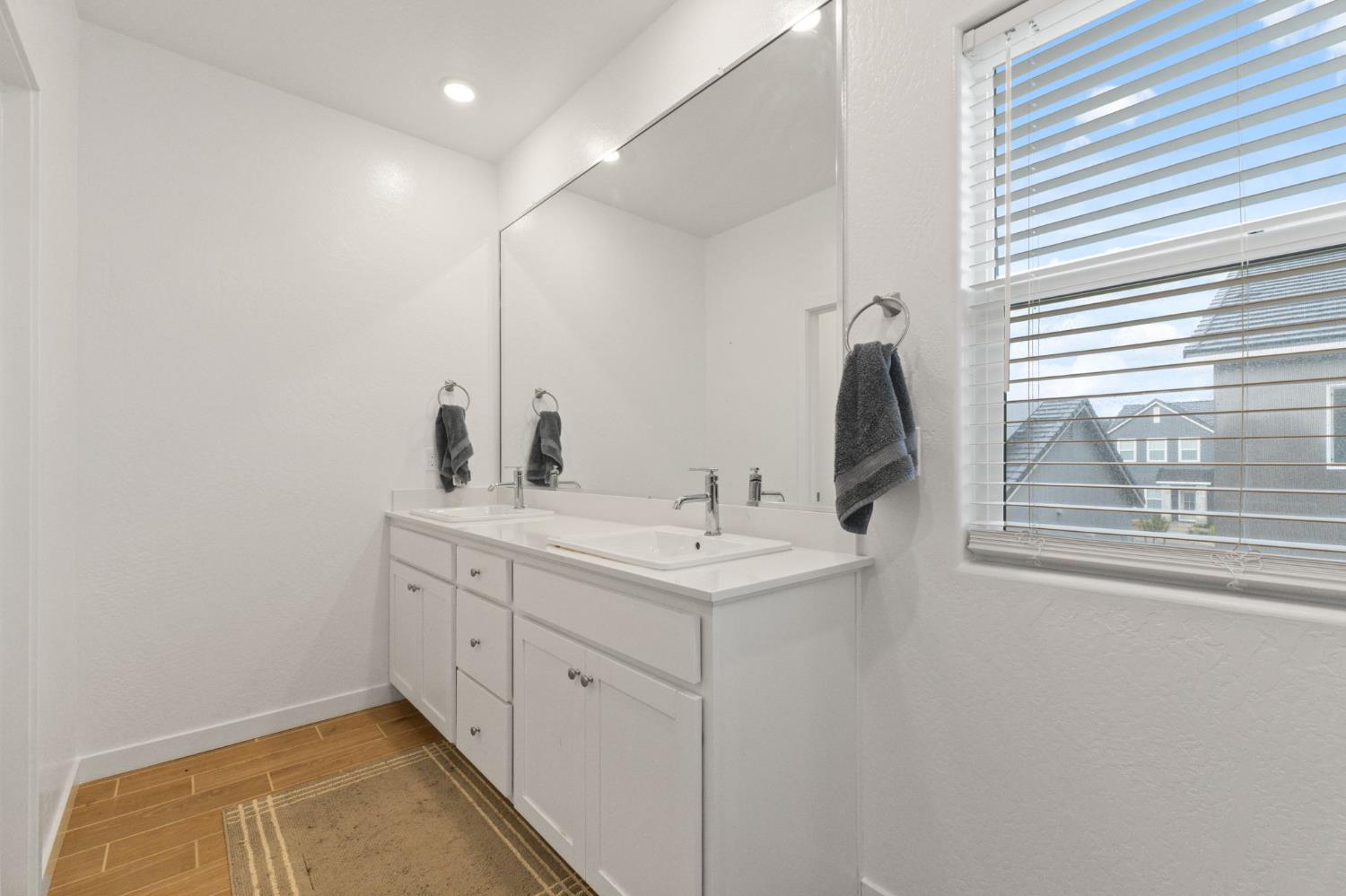 7012 W Donner Ave, Fresno, CA 93723