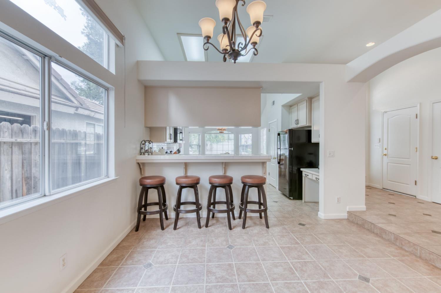 2443 E Rush Ave, Fresno, CA 93730