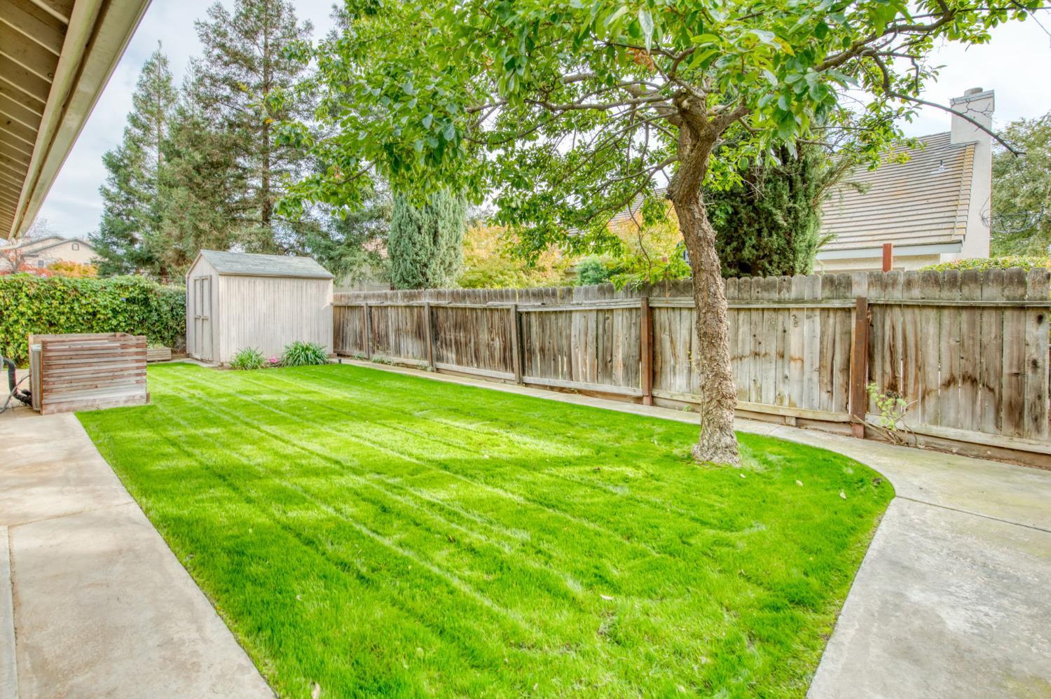 2443 E Rush Ave, Fresno, CA 93730