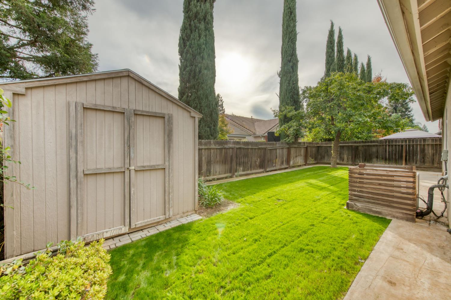 2443 E Rush Ave, Fresno, CA 93730