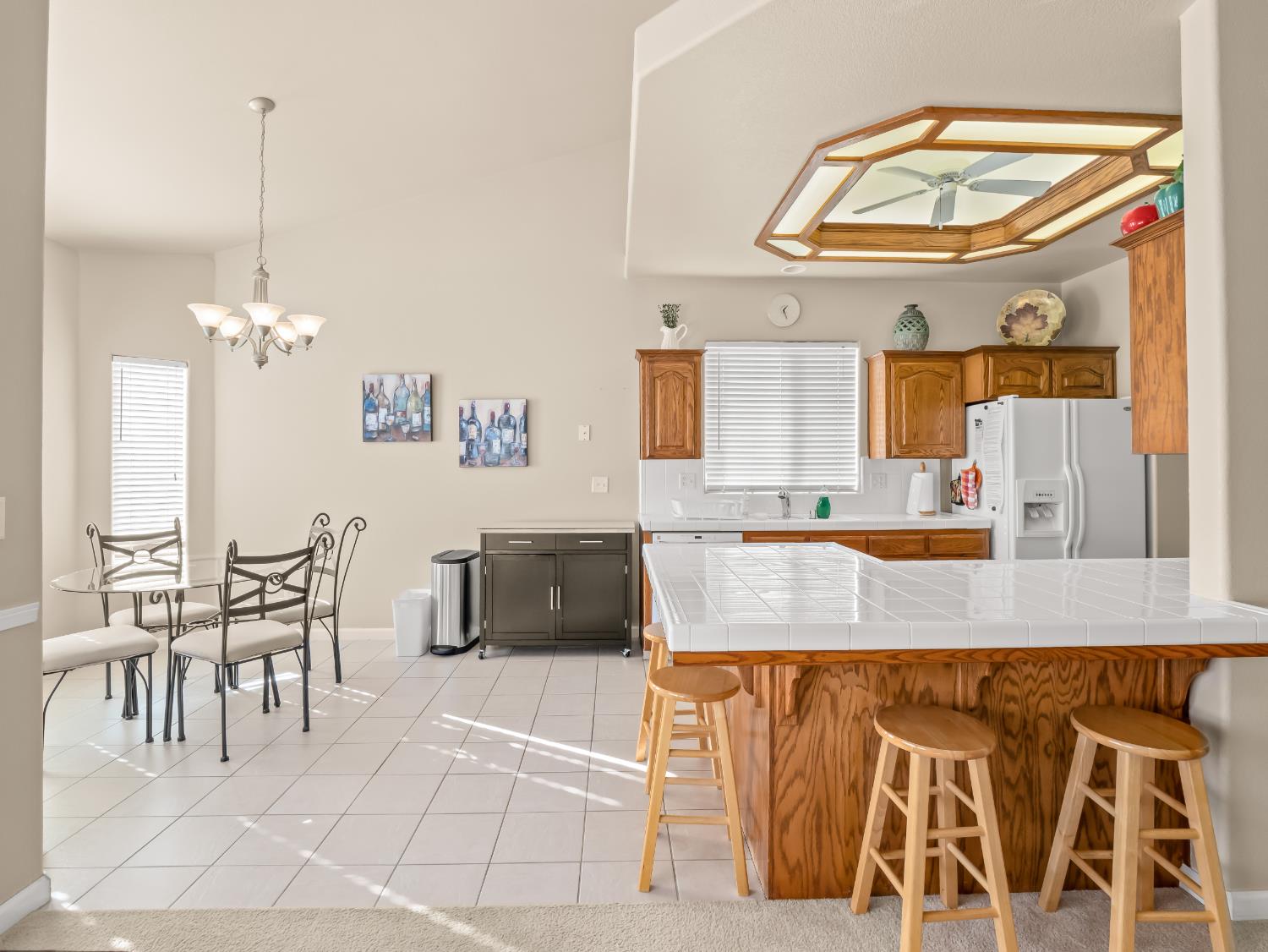 2887 E Christopher Dr, Fresno, CA 93720