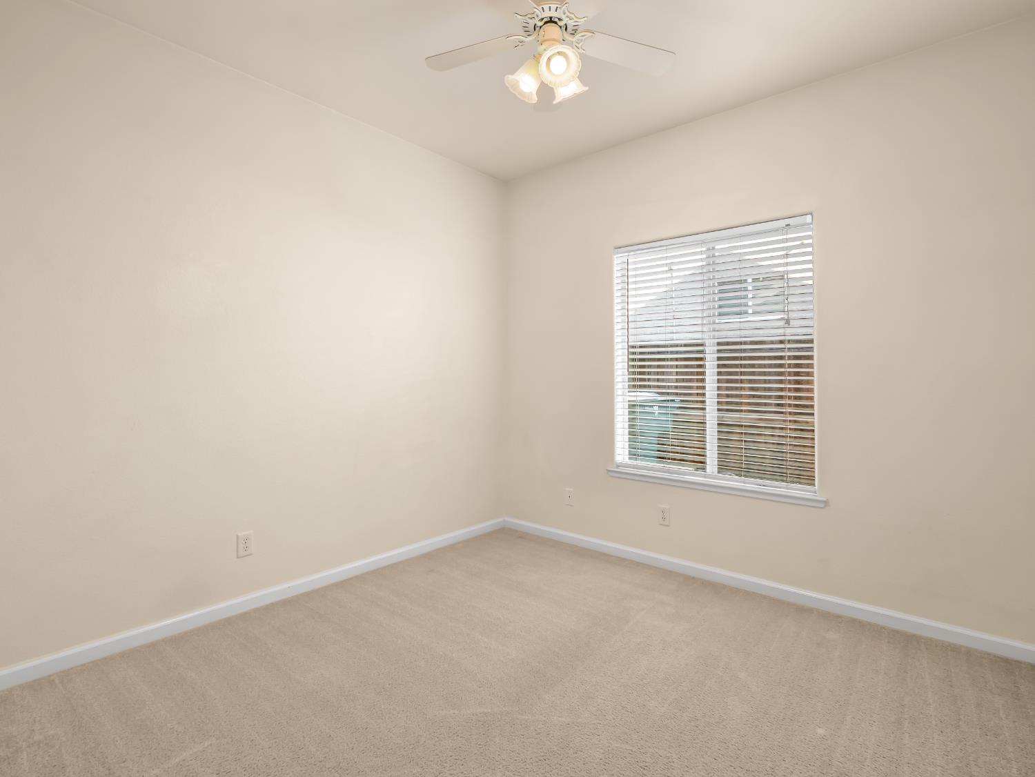 2887 E Christopher Dr, Fresno, CA 93720