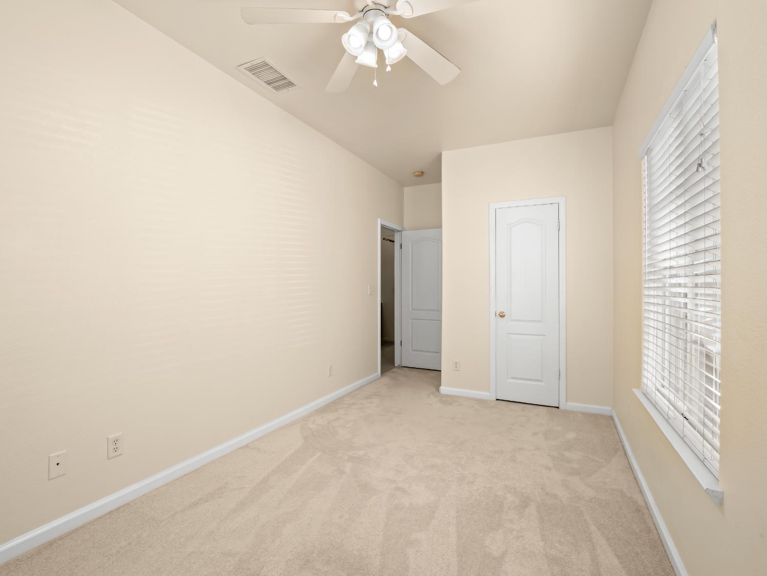 2887 E Christopher Dr, Fresno, CA 93720