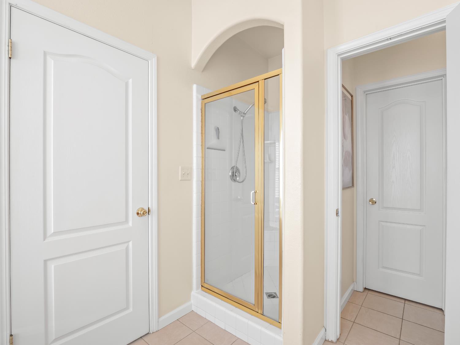 2887 E Christopher Dr, Fresno, CA 93720