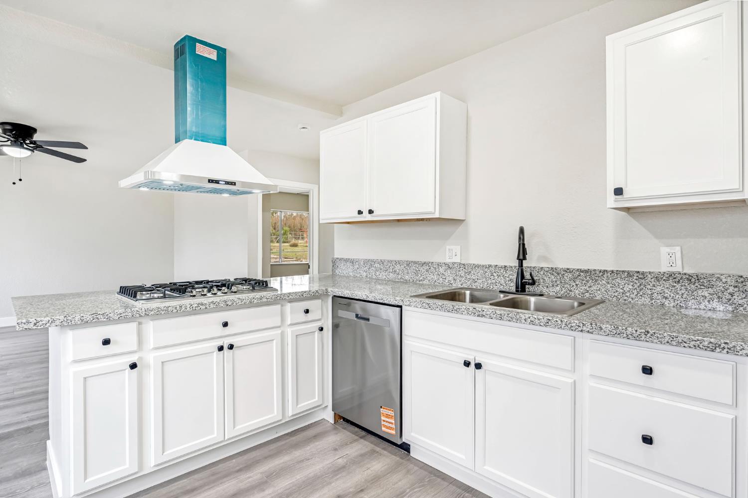 33238 W Hidalgo Ave, Cantua Creek, CA 93608