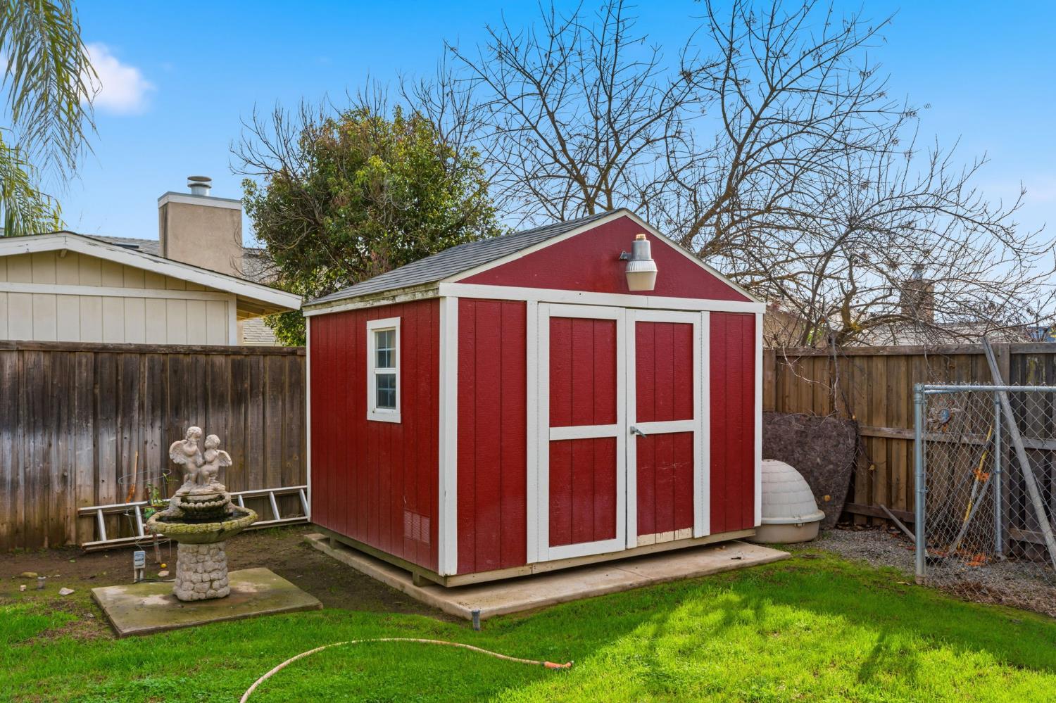 6540 N Bain Ave, Fresno, CA 93722