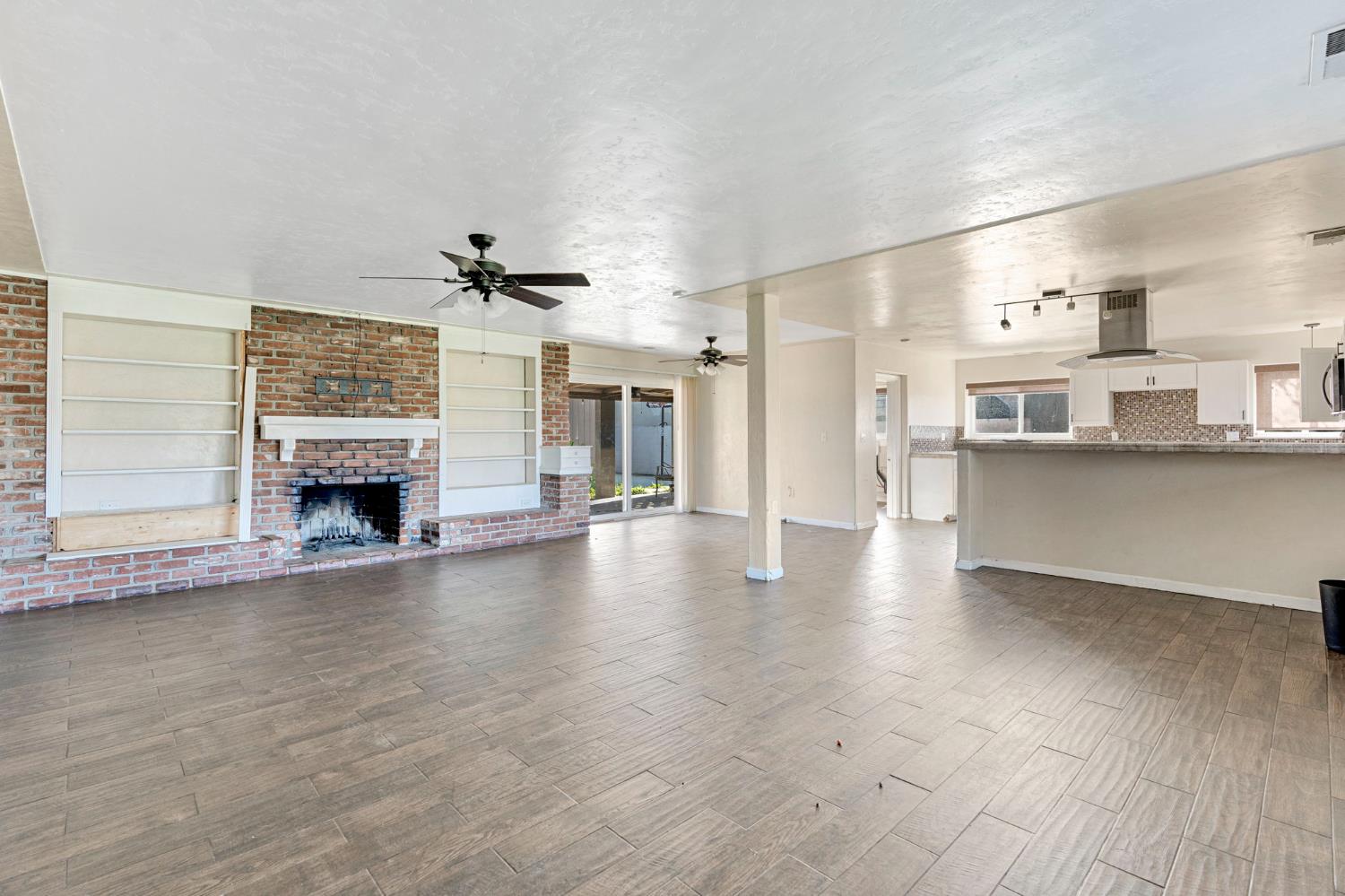 2146 N Maple Ave, Fresno, CA 93703