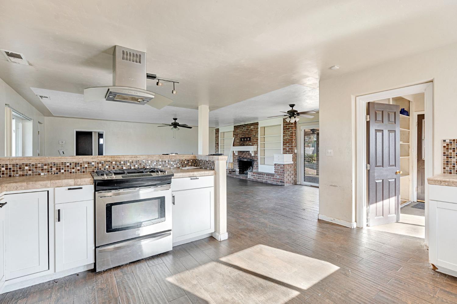 2146 N Maple Ave, Fresno, CA 93703