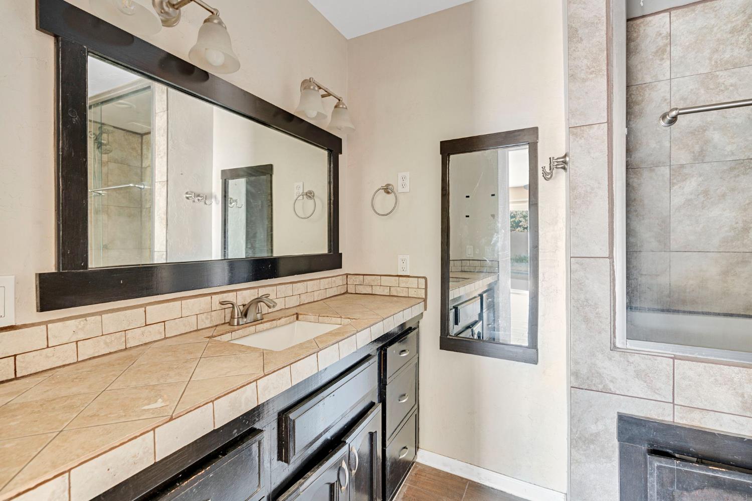 2146 N Maple Ave, Fresno, CA 93703