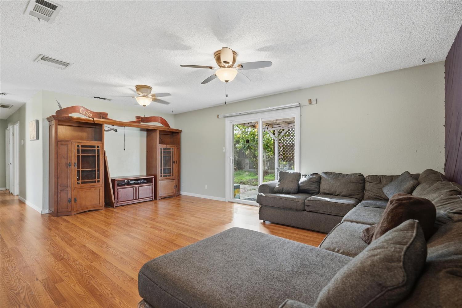 3851 N Ezie Ave, Fresno, CA 93727