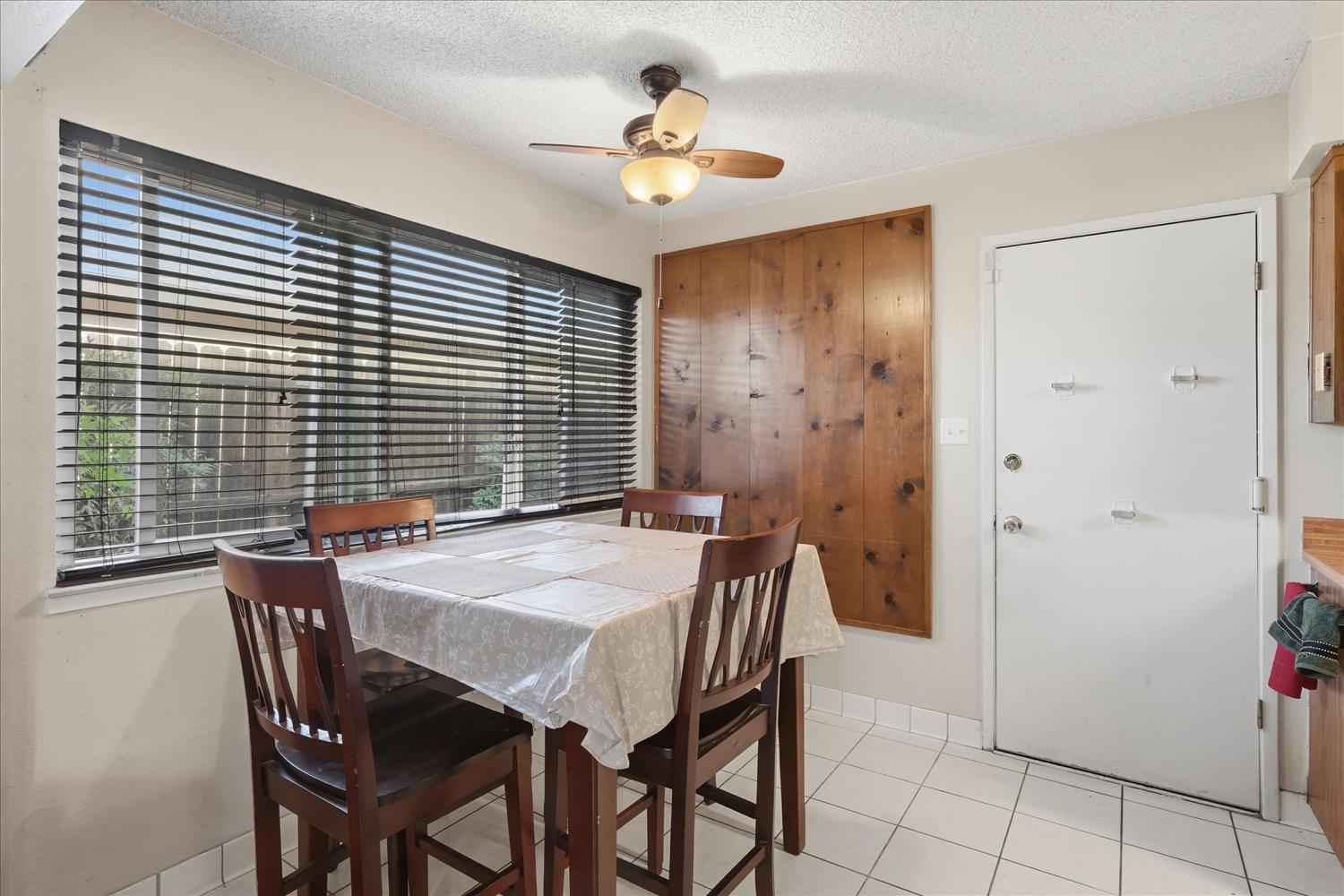 3851 N Ezie Ave, Fresno, CA 93727