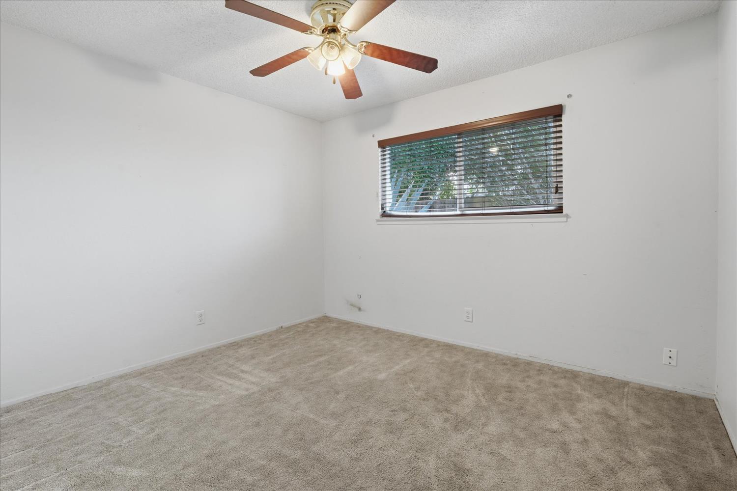 3851 N Ezie Ave, Fresno, CA 93727