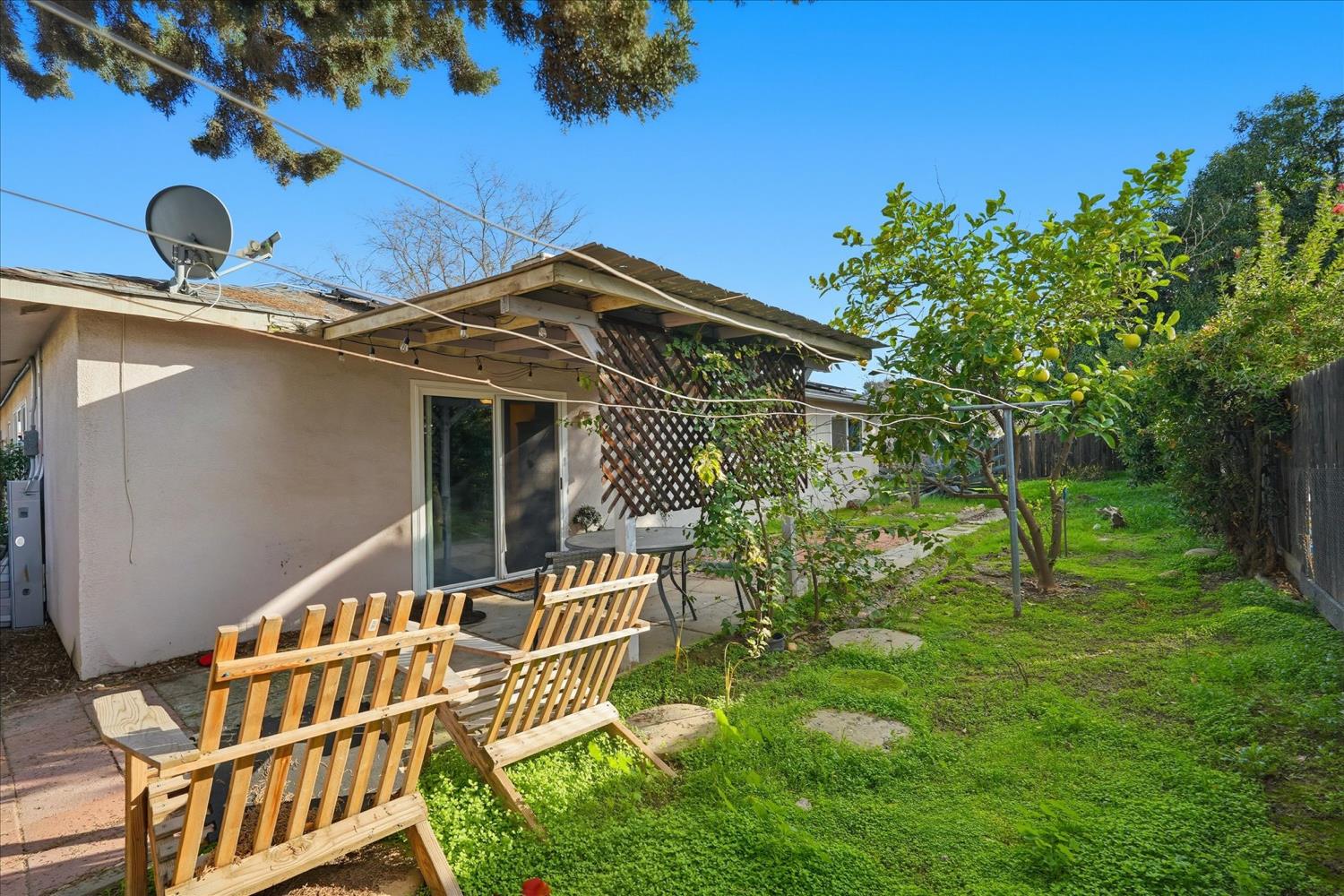 3851 N Ezie Ave, Fresno, CA 93727