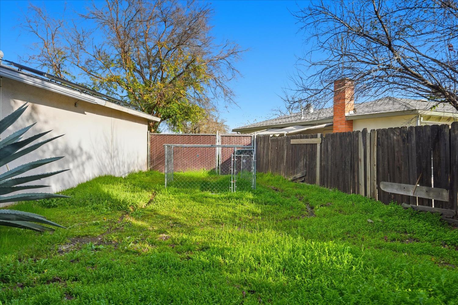 3851 N Ezie Ave, Fresno, CA 93727