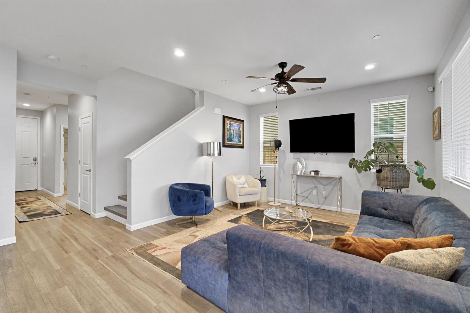 4240 Hillside Rd, Madera, CA 93636