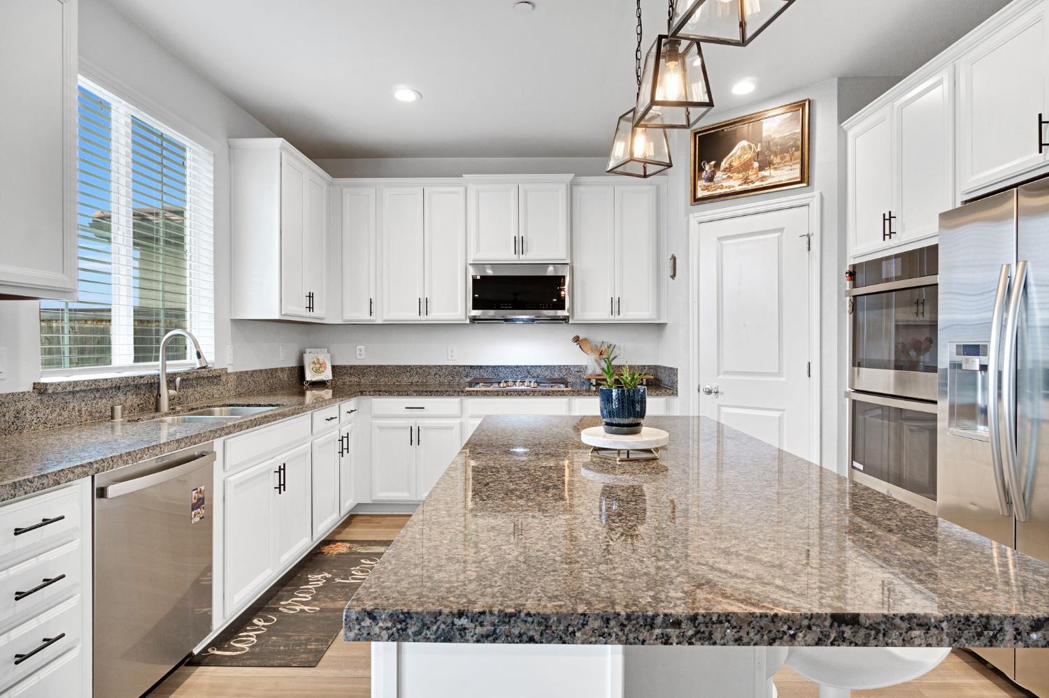 4240 Hillside Rd, Madera, CA 93636