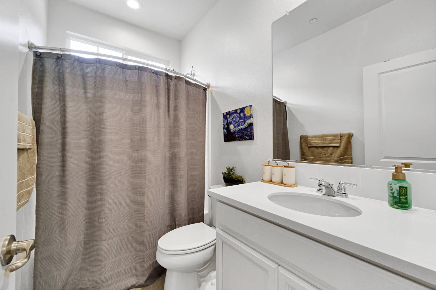 4240 Hillside Rd, Madera, CA 93636