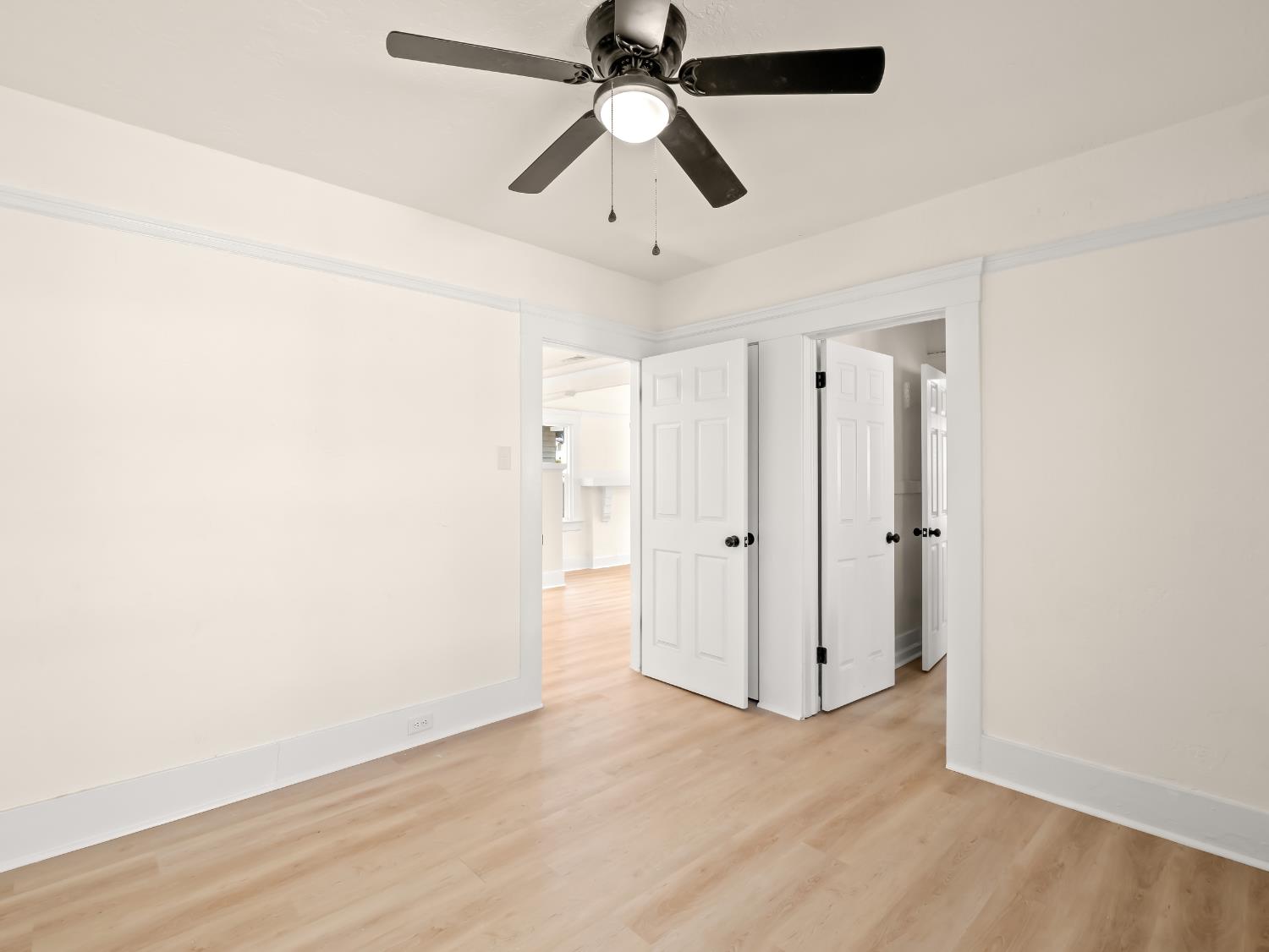 954 N Safford Ave, Fresno, CA 93728