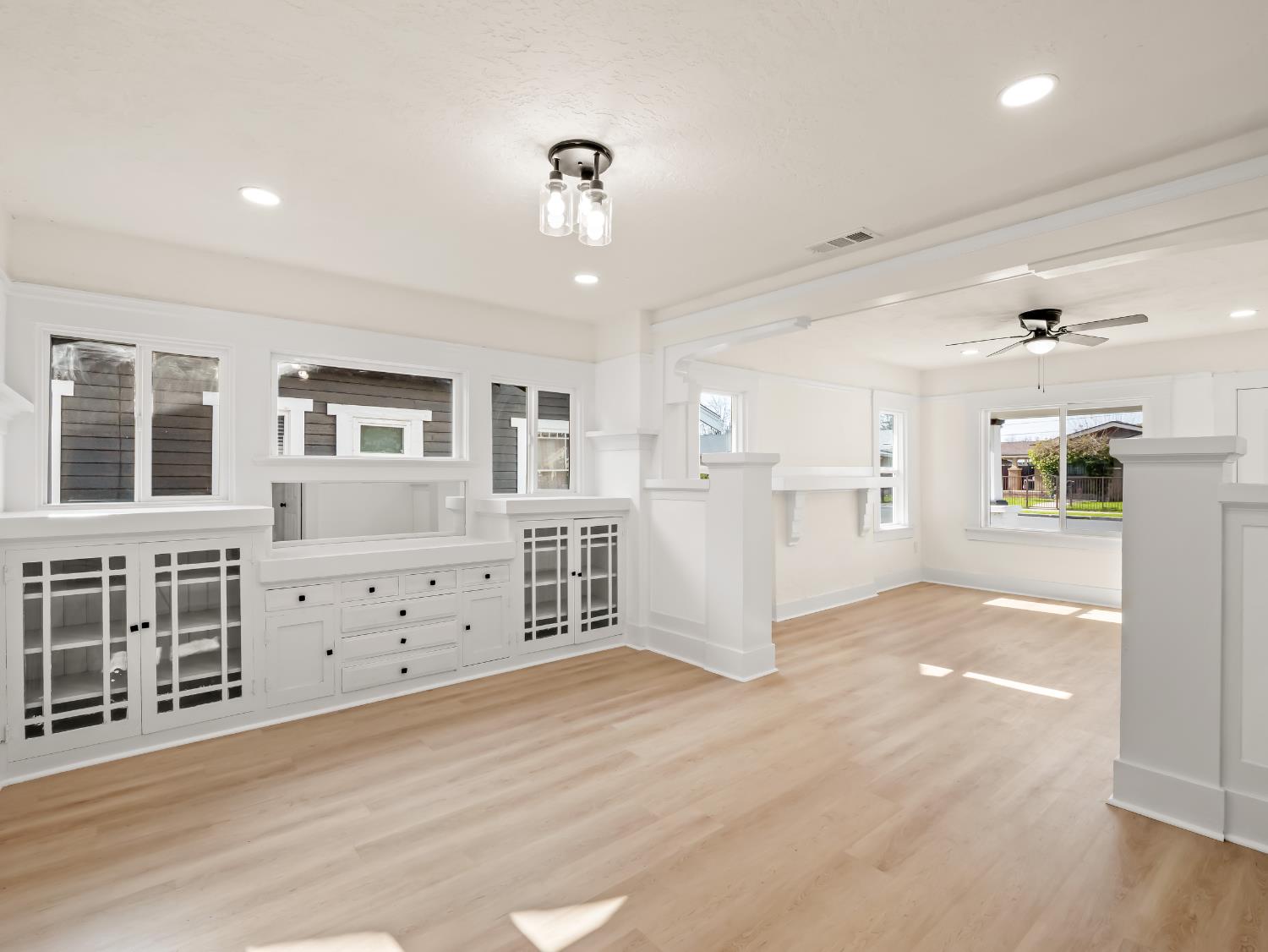 954 N Safford Ave, Fresno, CA 93728