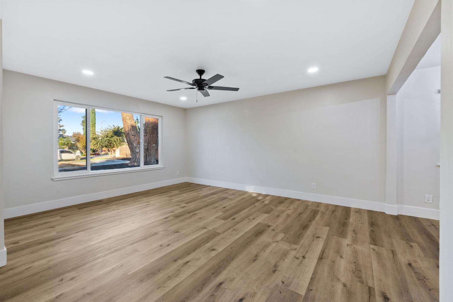 5374 N Santa Fe Ave, Fresno, CA 93711