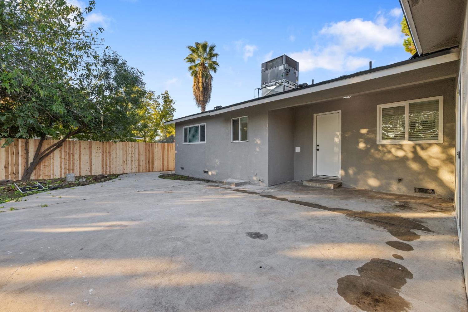 5374 N Santa Fe Ave, Fresno, CA 93711