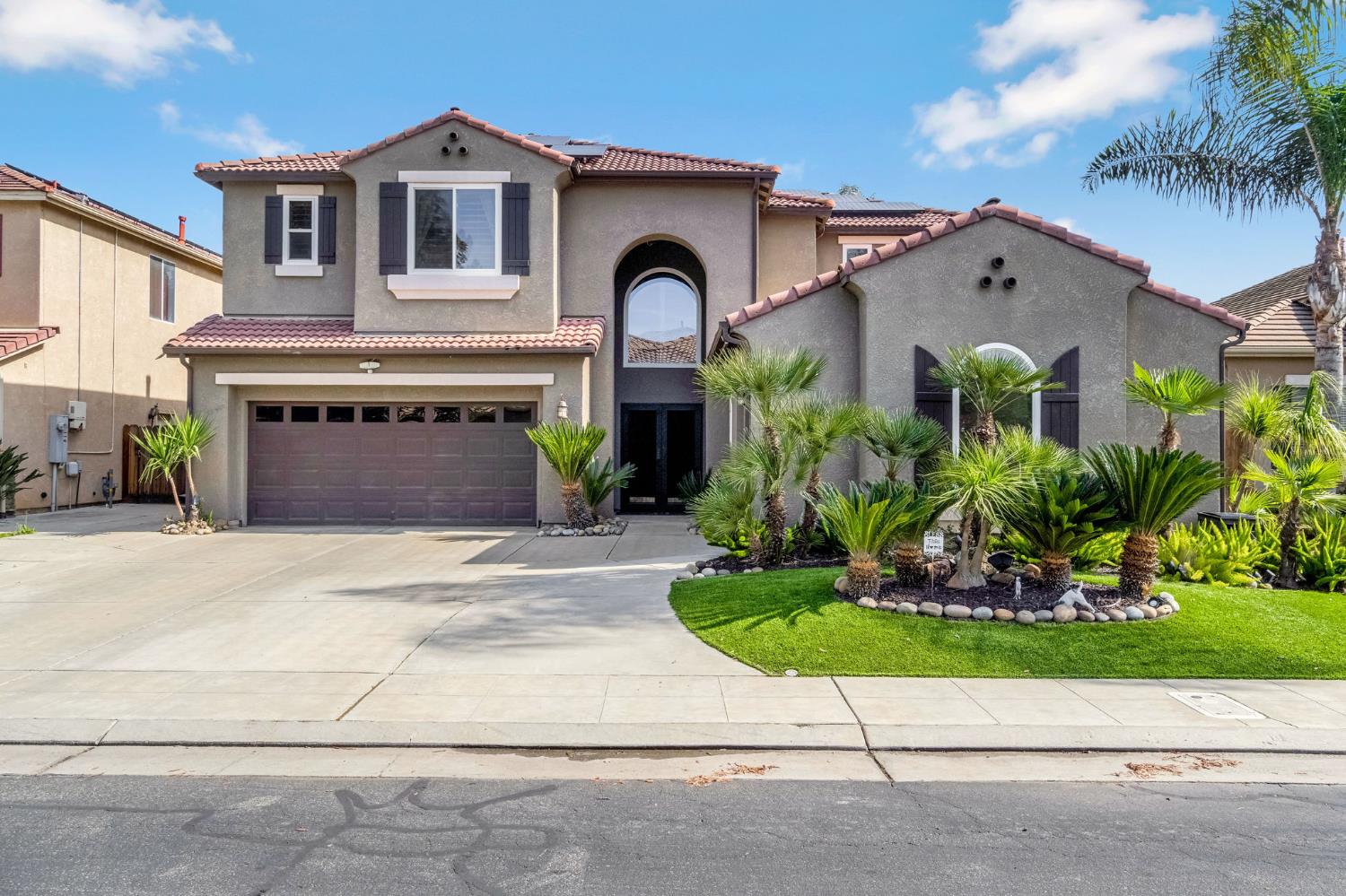 8340 N Shallot Way, Fresno, CA 93720