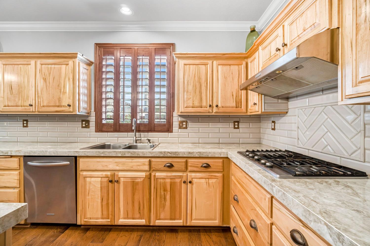 8340 N Shallot Way, Fresno, CA 93720