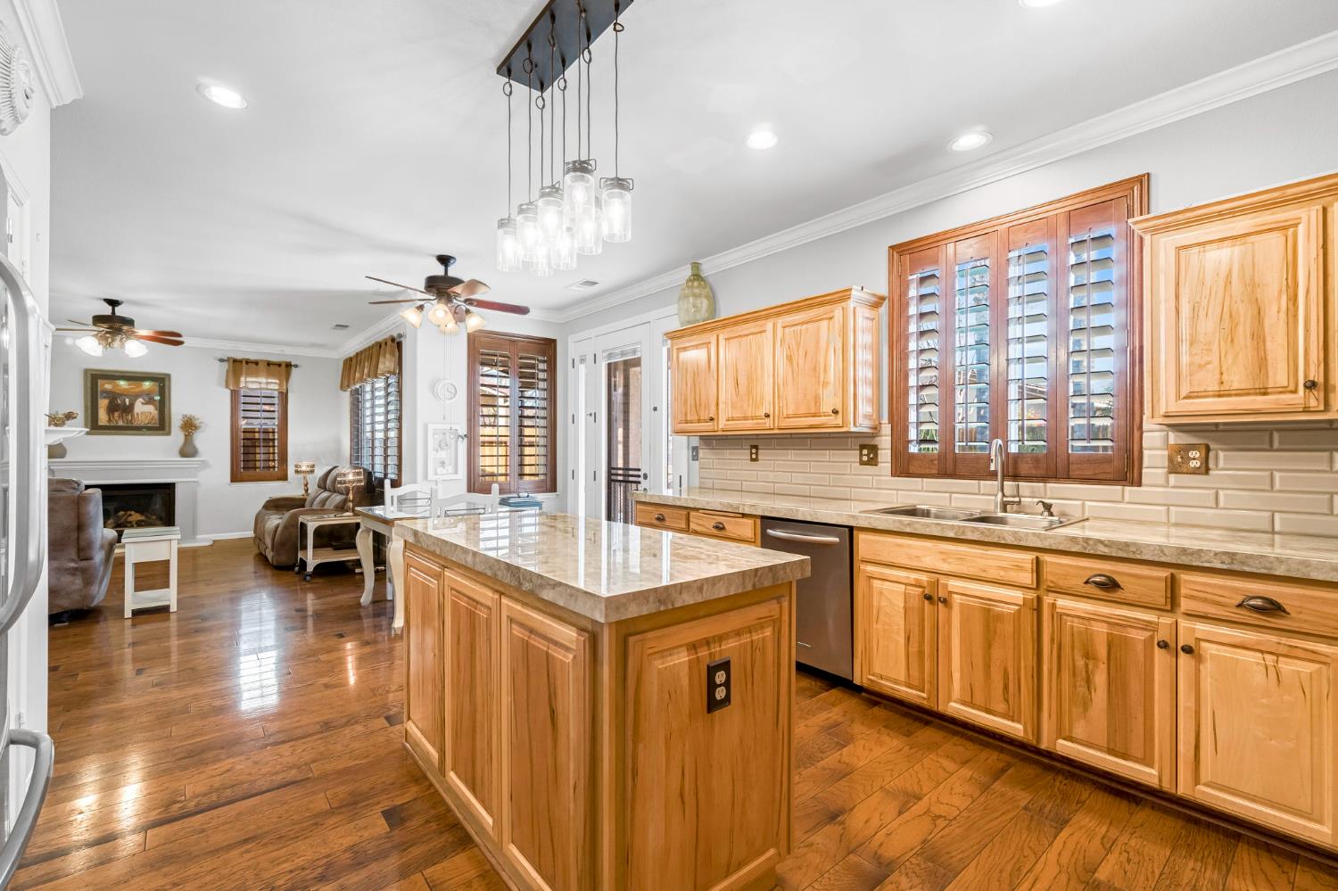 8340 N Shallot Way, Fresno, CA 93720