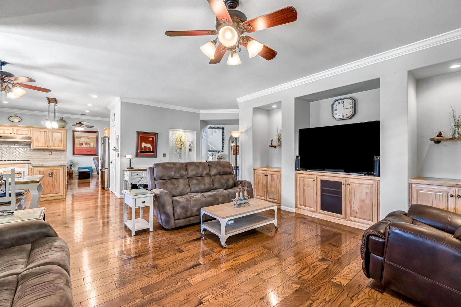 8340 N Shallot Way, Fresno, CA 93720