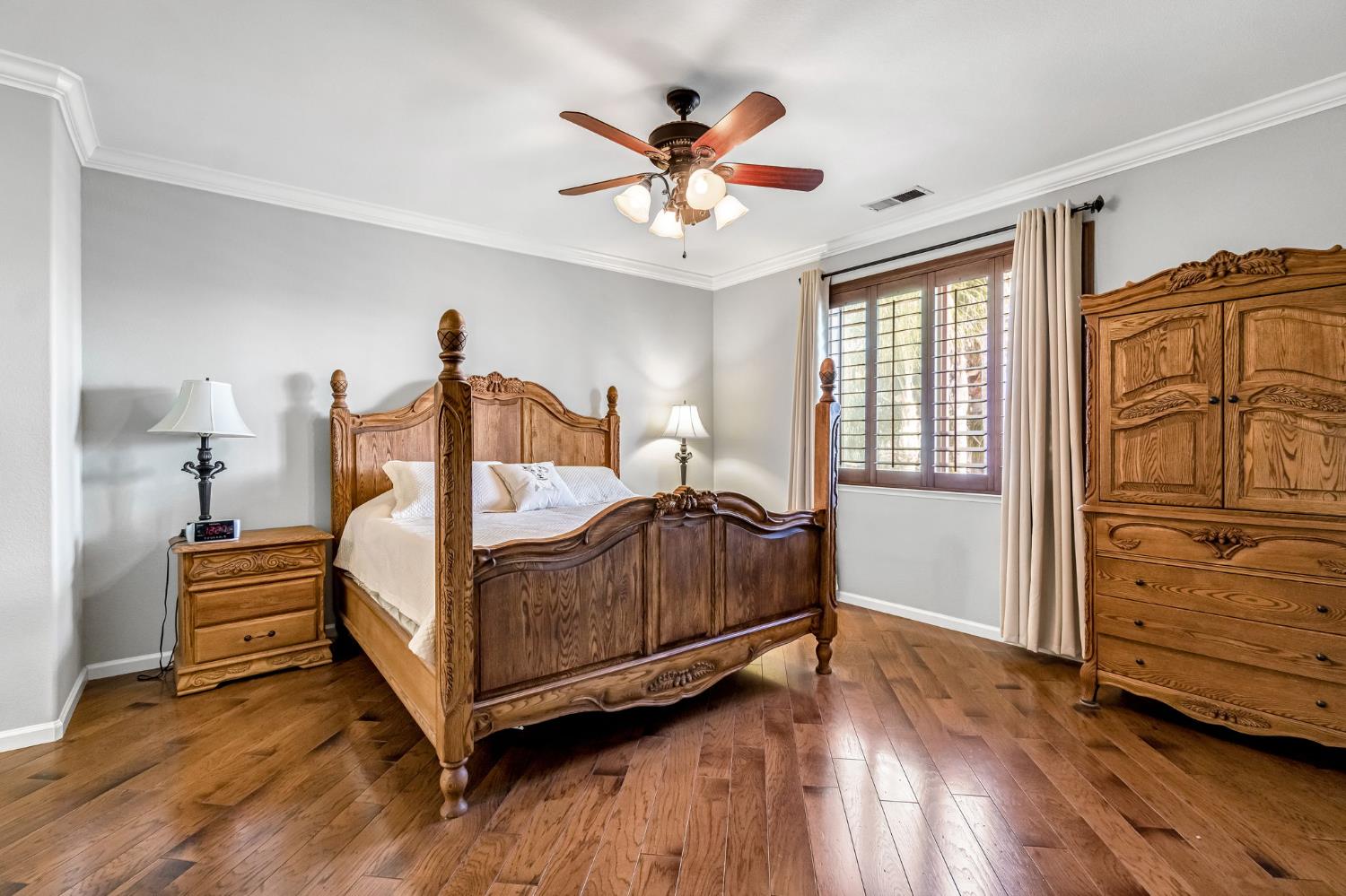 8340 N Shallot Way, Fresno, CA 93720