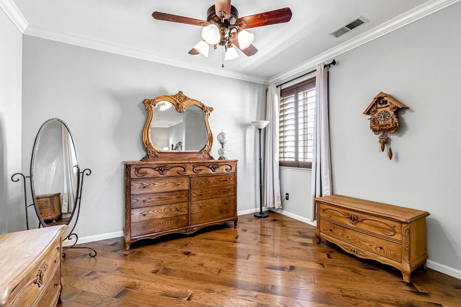 8340 N Shallot Way, Fresno, CA 93720