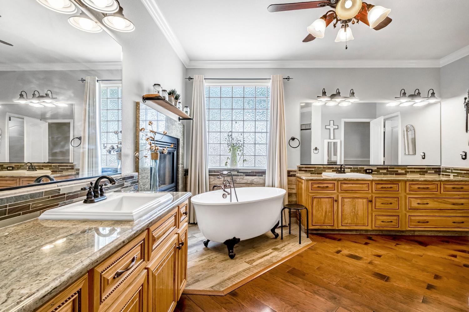 8340 N Shallot Way, Fresno, CA 93720