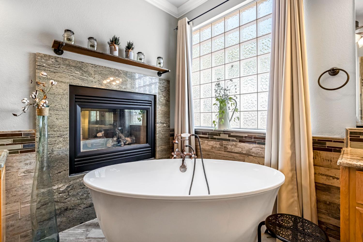 8340 N Shallot Way, Fresno, CA 93720