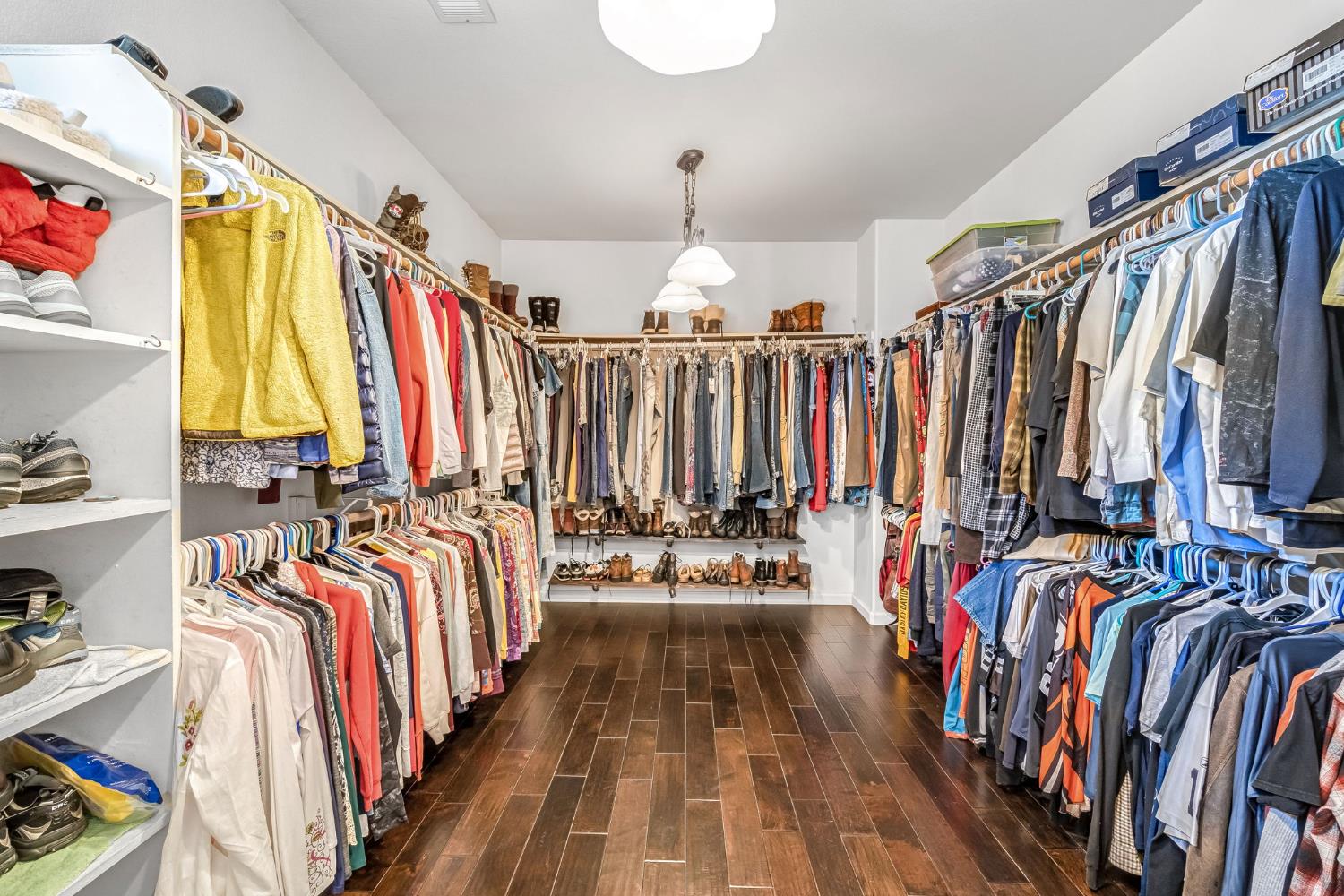 8340 N Shallot Way, Fresno, CA 93720