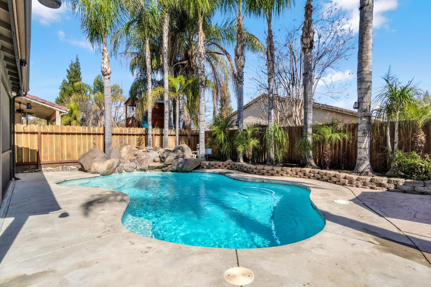 8340 N Shallot Way, Fresno, CA 93720