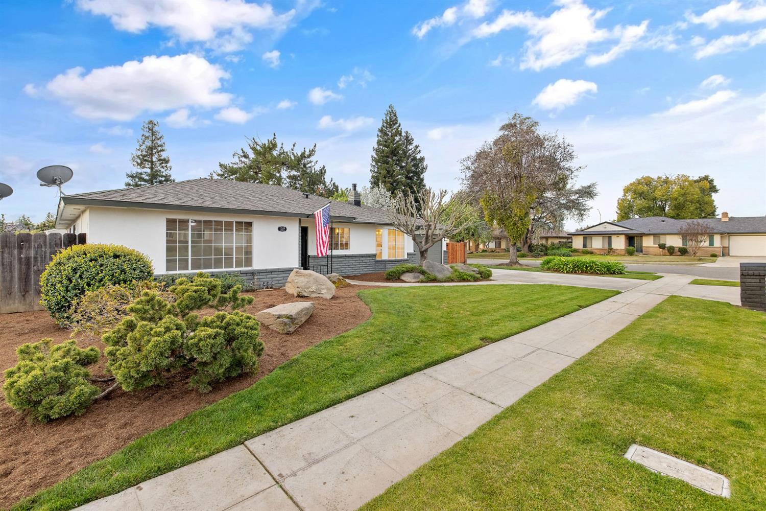 1359 W Millbrae Ave, Fresno, CA 93711