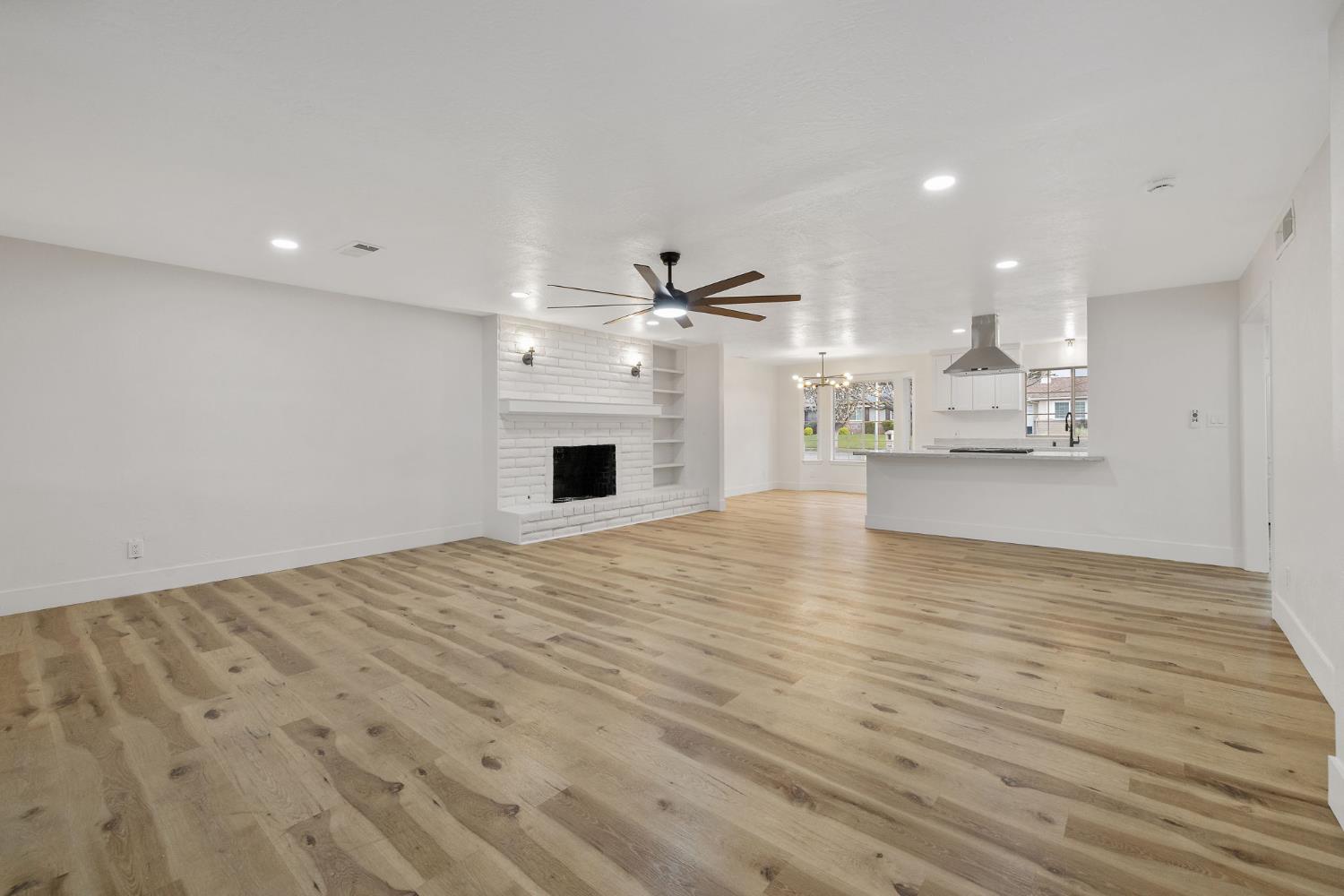 1359 W Millbrae Ave, Fresno, CA 93711