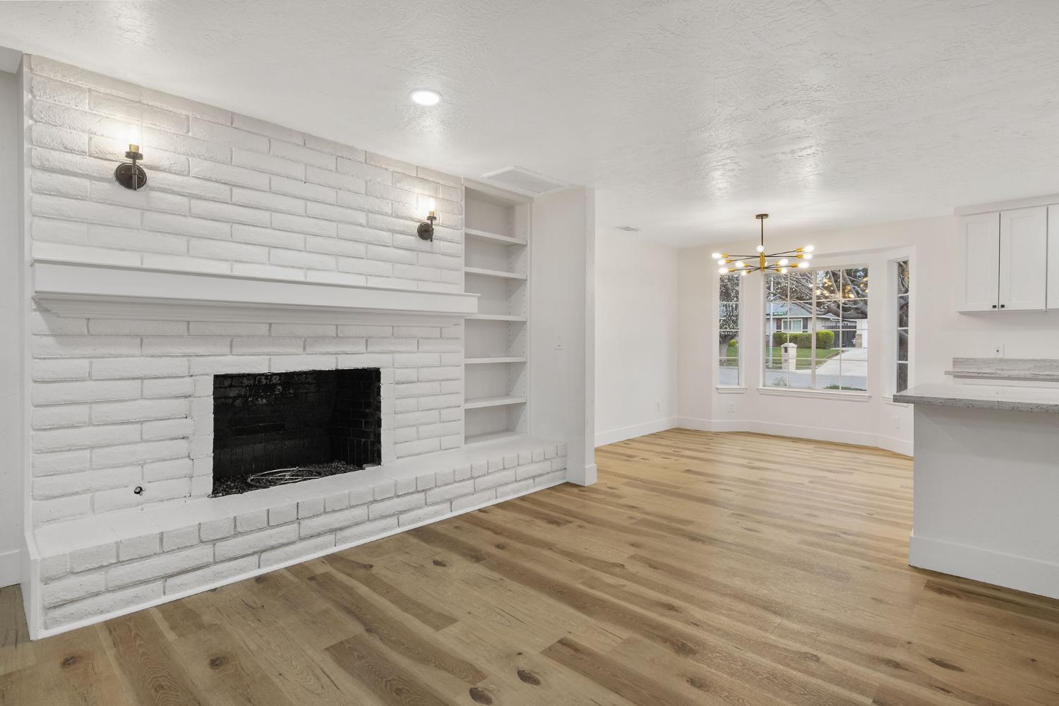 1359 W Millbrae Ave, Fresno, CA 93711