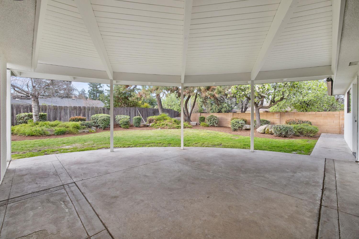 1359 W Millbrae Ave, Fresno, CA 93711