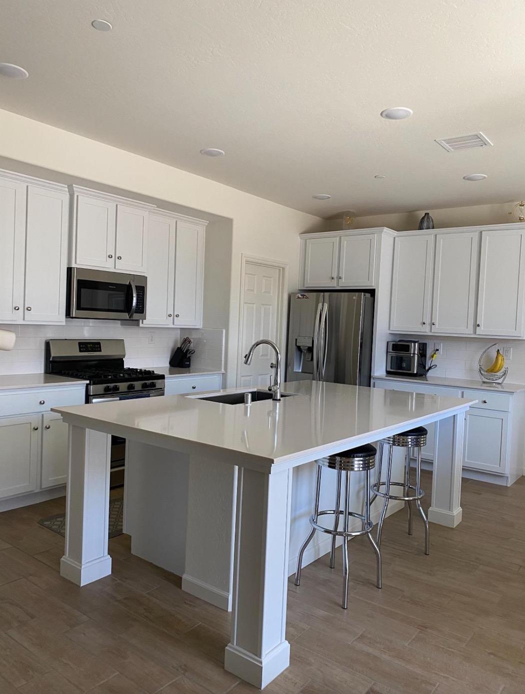 6585 E Huffman Ave, Fresno, CA 93727