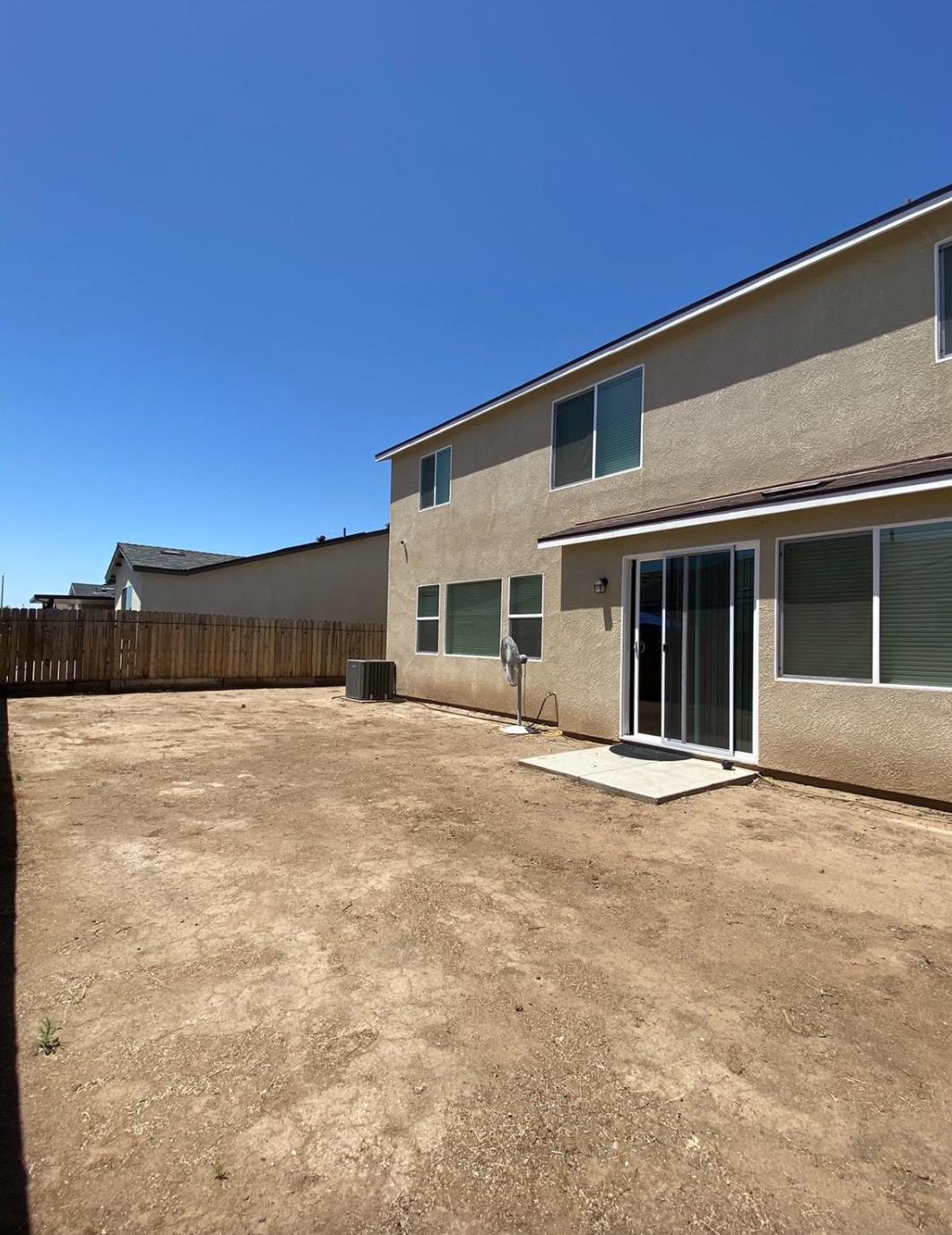 6585 E Huffman Ave, Fresno, CA 93727