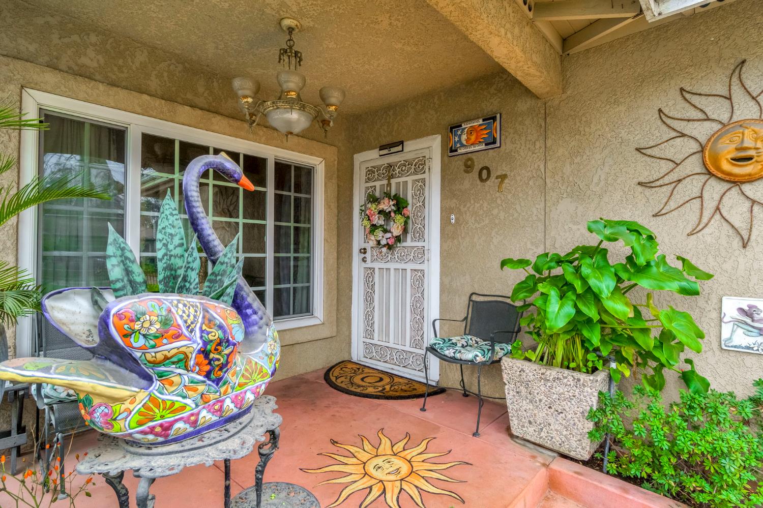 907 S Rogers Ln, Fresno, CA 93727