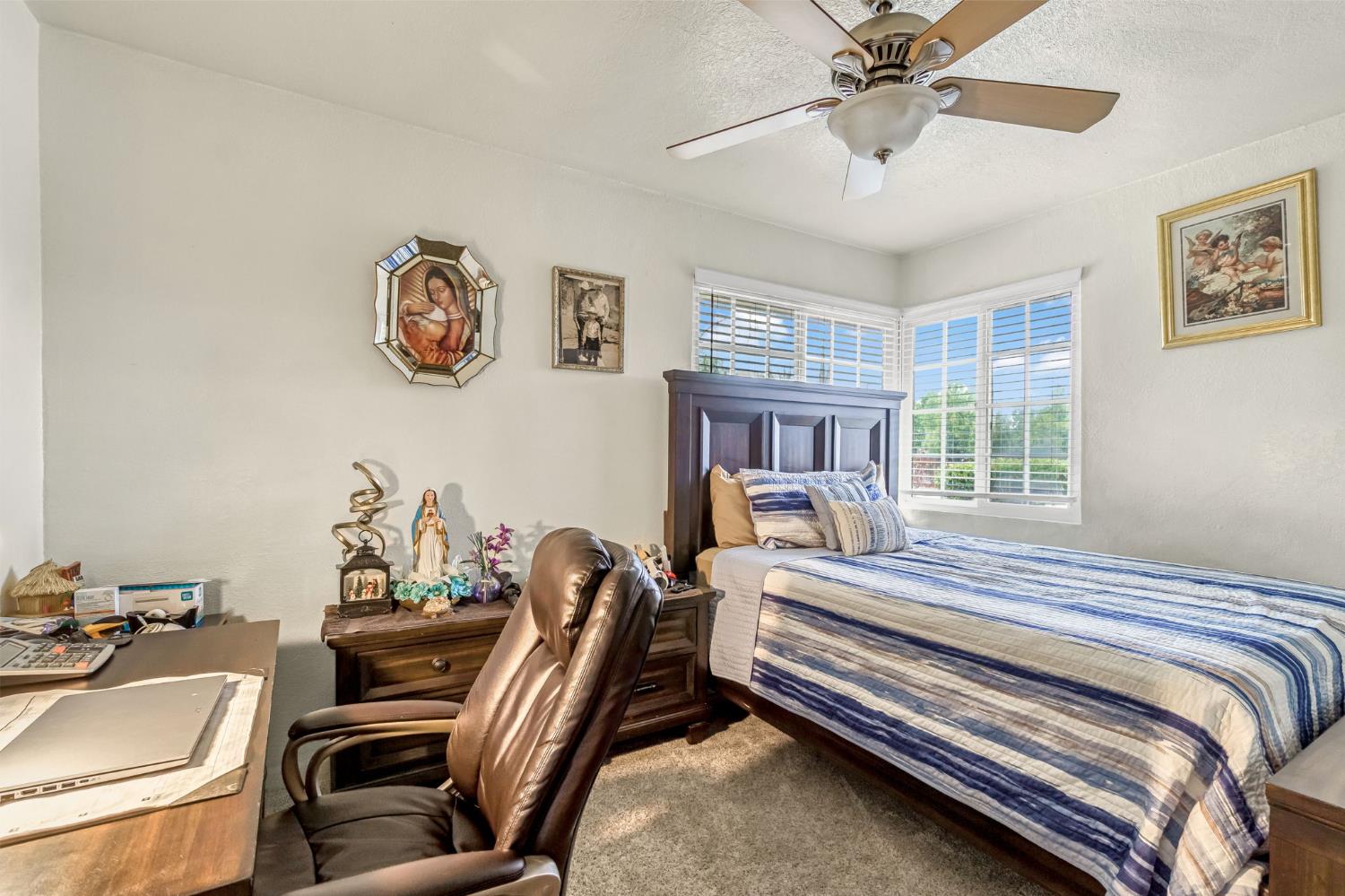 907 S Rogers Ln, Fresno, CA 93727