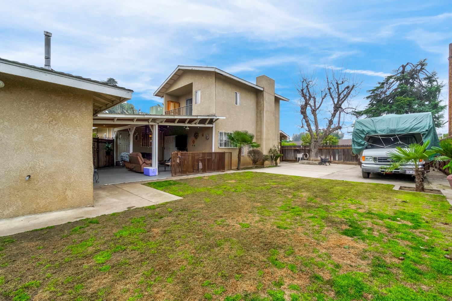 907 S Rogers Ln, Fresno, CA 93727