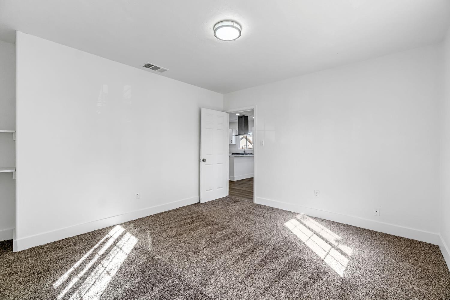 2559 E Clay Ave, Fresno, CA 93701