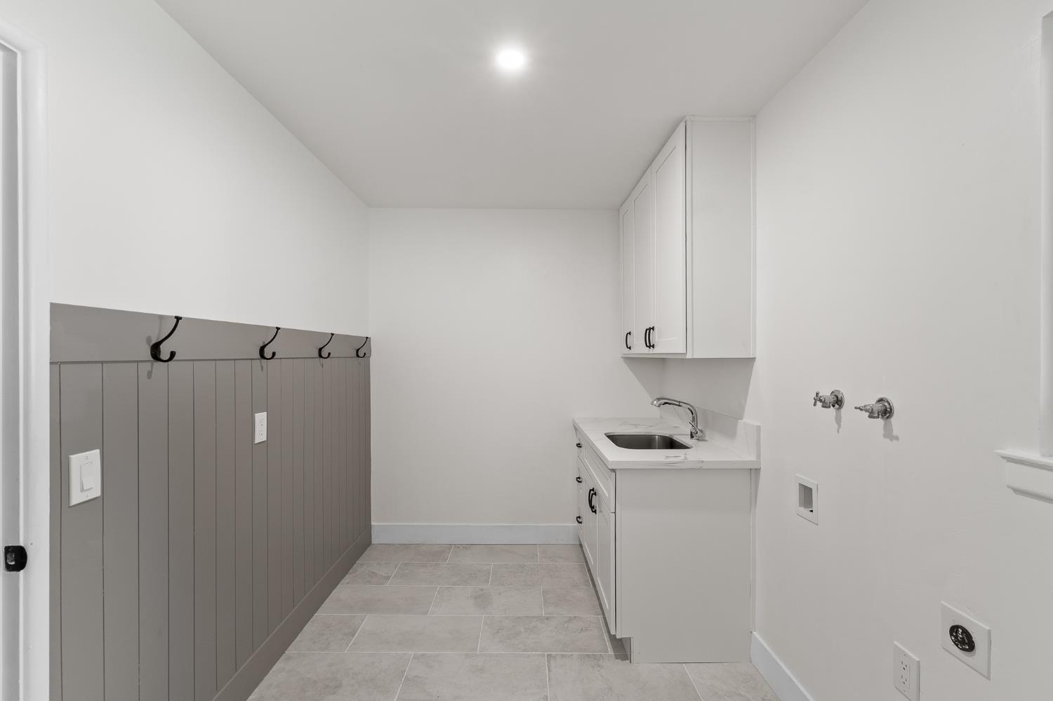 5657 N Colonial Ave, Fresno, CA 93704